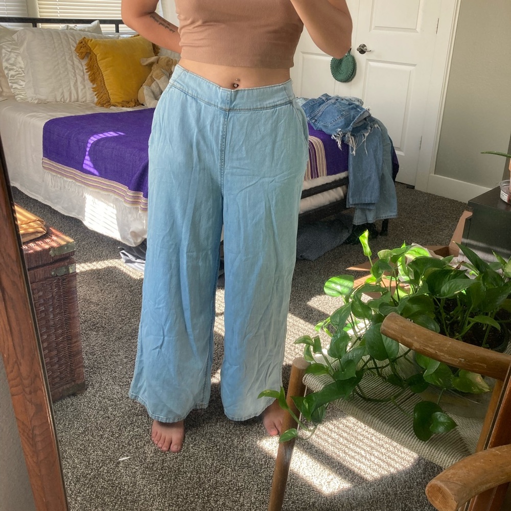 Banana Republic Wide Leg Crop Comfy Feax Denim Pant